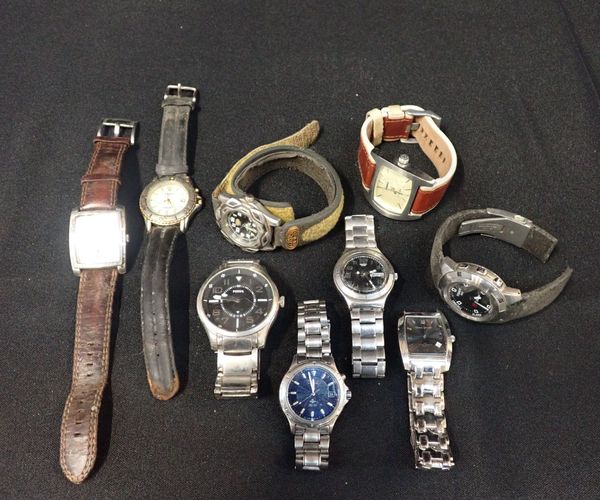 A COLLECTION OF WRISTWATCHES