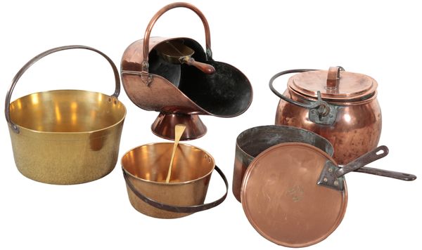 A SMALL COLLECTION OF COPPER AND BRASSWARE