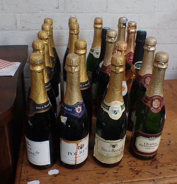 A COLLECTION OF SPARKLING WINES