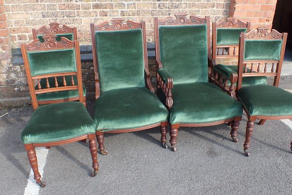 AN EDWARDIAN PART SUITE OF PARLOUR FURNITURE