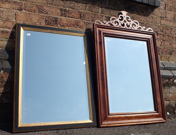 A PAINTED AND GILT WALL MIRROR, WITH BEVELLED PLATE