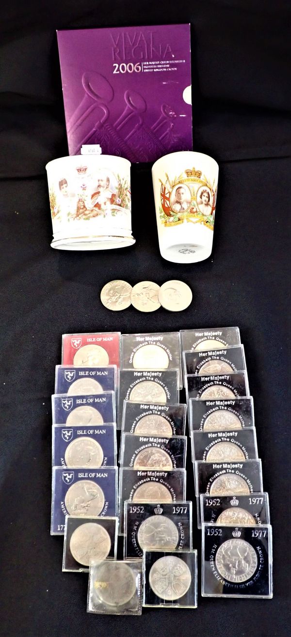 A QUANTITY OF COMMEMORATIVE COINS