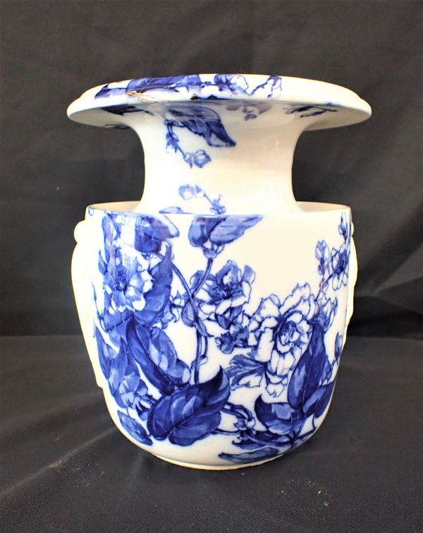 A VICTORIAN DOULTON FLOW BLUE 'JESSICA' PATTERN SPITTOON