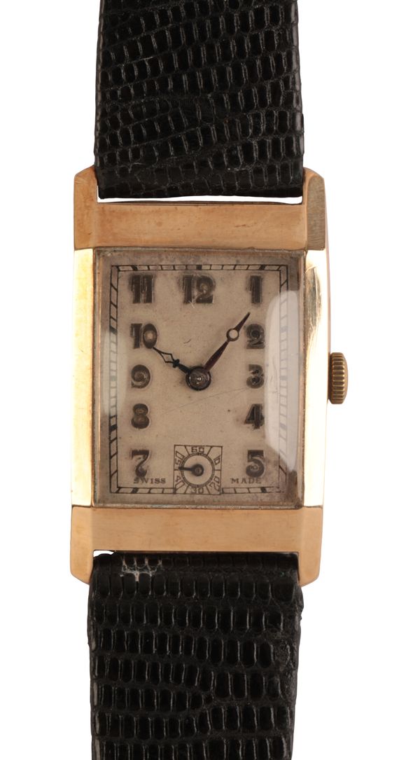 A GENTLEMAN'S 9CT GOLD WRISTWATCH