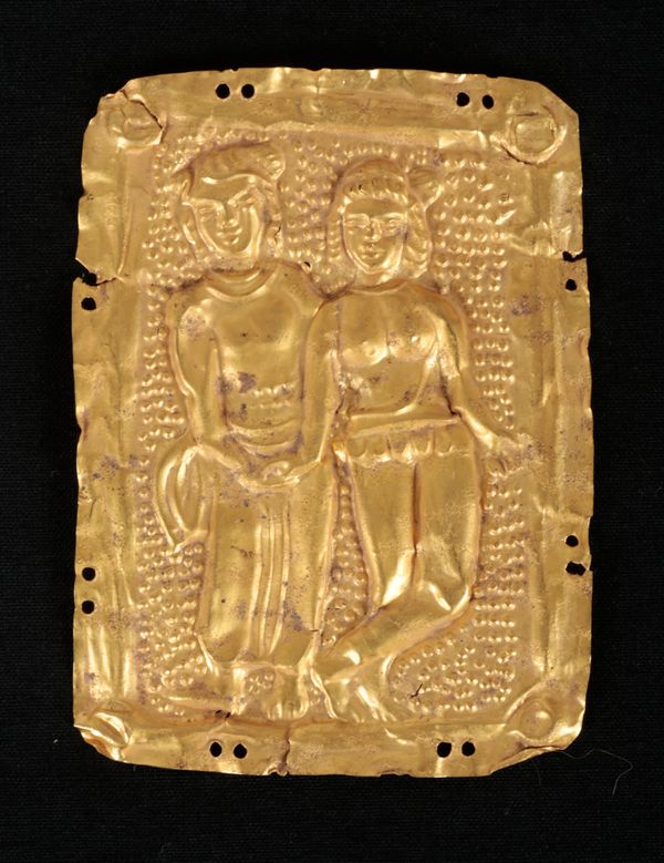 A 'KUSHAN' GOLD APPLIQUE