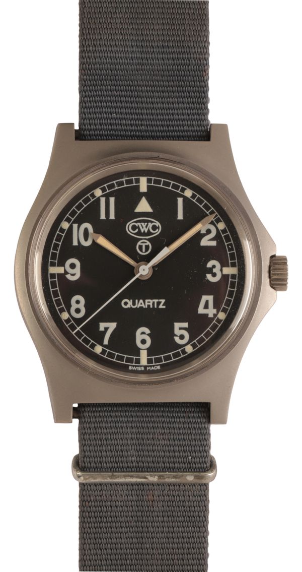 CWC: A GENTLEMAN'S STAINLESS STEEL MILITARY WRISTWATCH