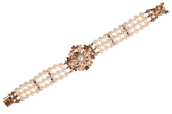 A PEARL AND DIAMOND BRACELET