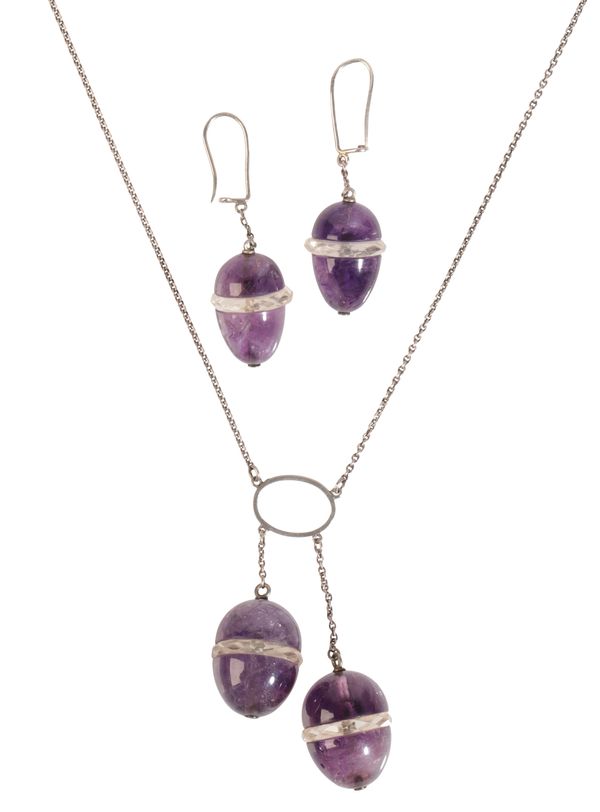 AN AMETHYST 'EGG' NECKLACE AND EARRINGS