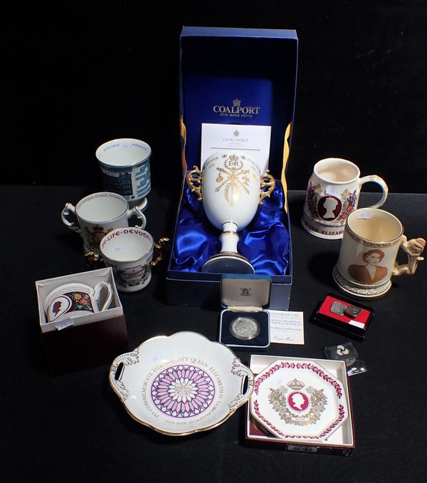 A COALPORT ROYAL SILVER JUBILEE LOVING CUP