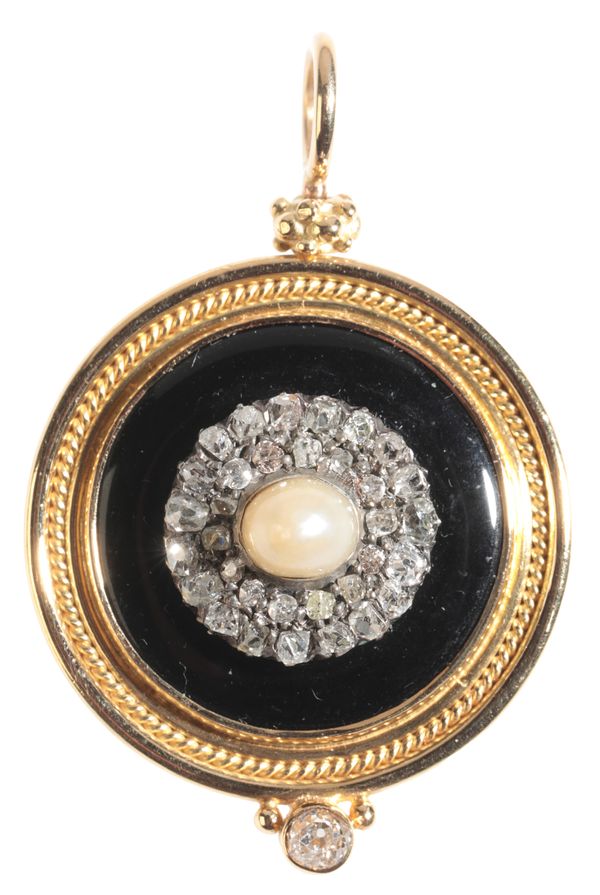 A  DIAMOND ONYX AND PEARL PENDANT