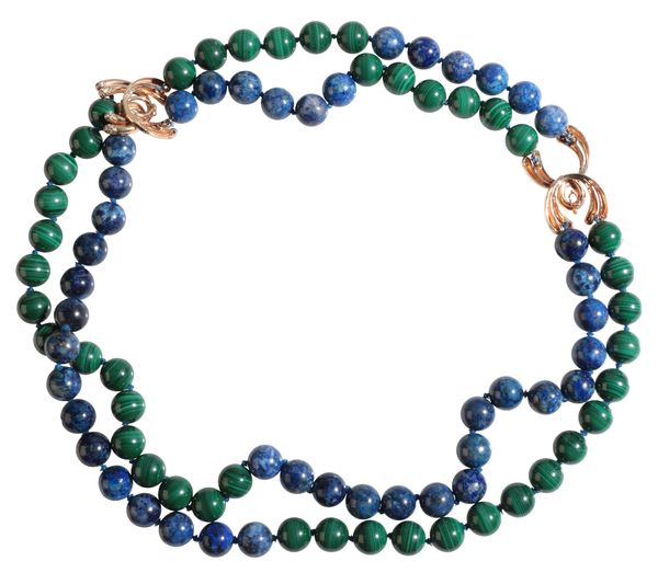 A DOUBLE STRAND OF MALACHITE AND LAPIS LAZULI BEADS