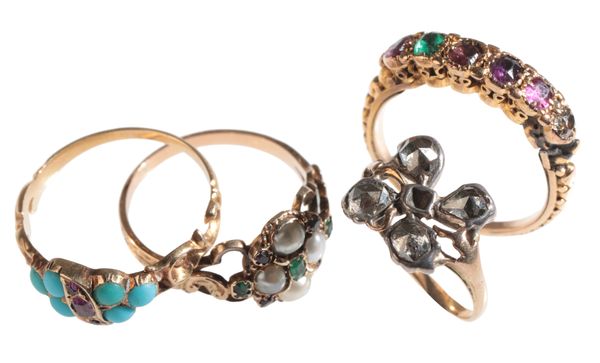 A COLLECTION OF DRESS RINGS