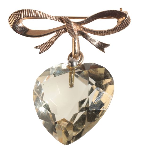 A CITRINE HEART BROOCH