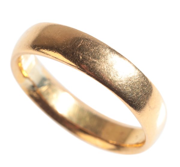 A 22CT GOLD WEDDING BAND