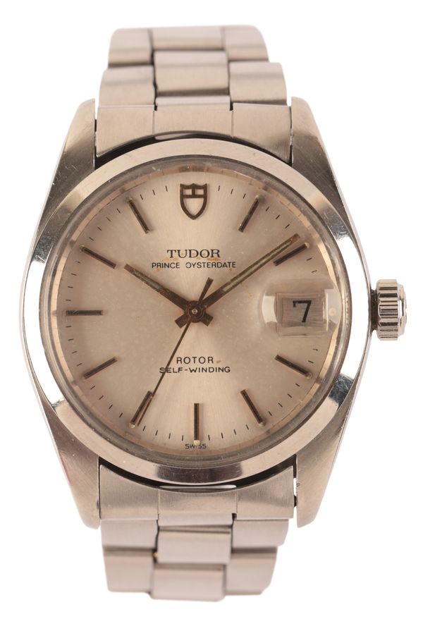 TUDOR PRINCE OYSTER DATE: A GENTLEMAN'S STAINLESS STEEL BRACELET WATCH