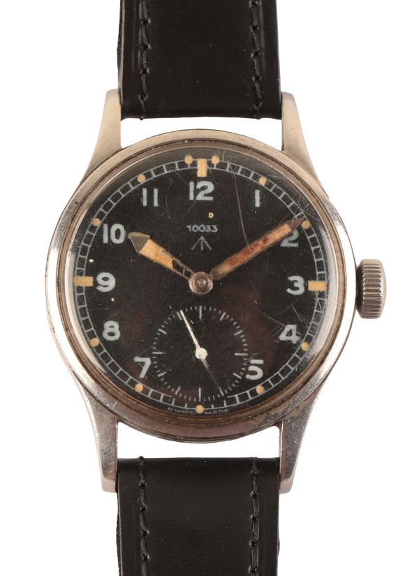 A GENTLEMAN'S STAINLESS STEEL MILITARY WRISTWATCH