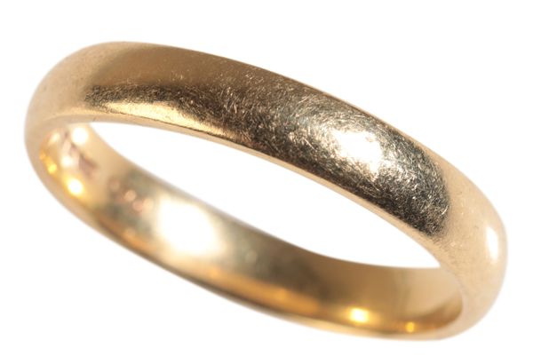 AN 18CT GOLD WEDDING BAND