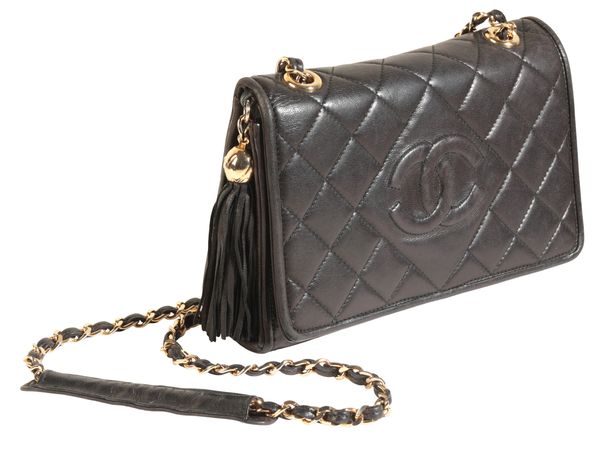 CHANEL: A BLACK LEATHER SHOULDER BAG