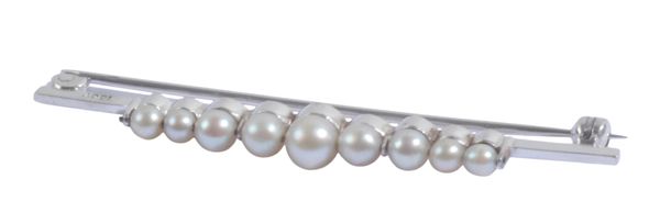 A PEARL BAR BROOCH