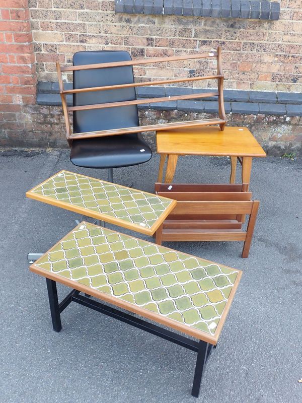 AN ERCOL PLATE RACK, A MID-CENTURY MAGAZINE RACK