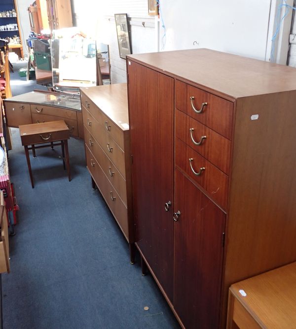 A MEREDEW FURNITURE MID-CENTURY MODERN BEDROOM SUITE