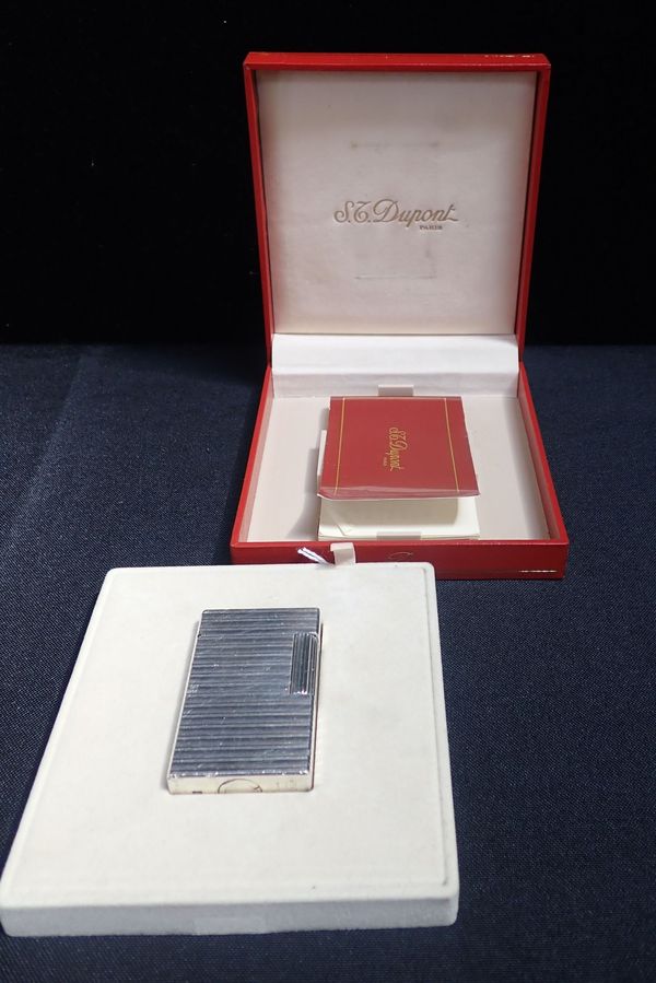 DUPONT, PARIS: A RIBBED LIGHTER, CASED