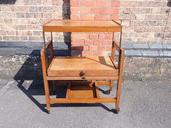 A 1930'S 'BESWAY' WALNUT METAMORPHIC TABLE/TROLLEY