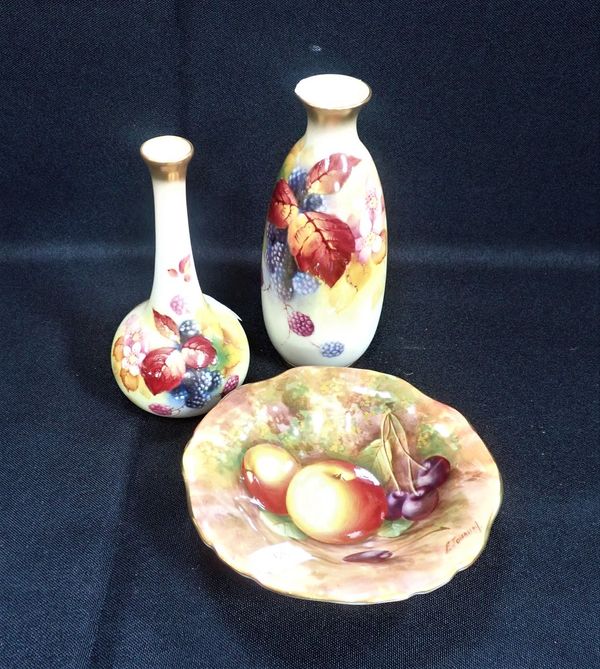 A ROYAL WORCESTER BRAMBLE DECORATED VASE