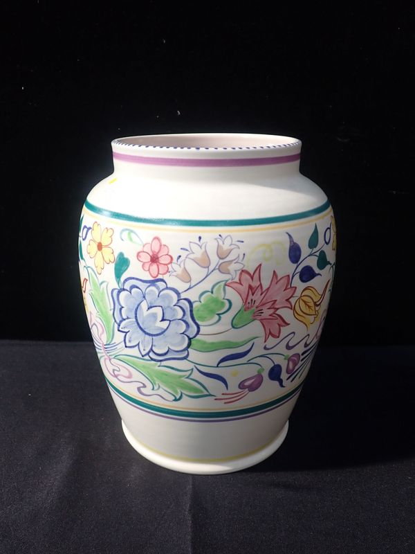 A LARGE POOLE POTTERY VASE, TRADITIONALLY PAINTED