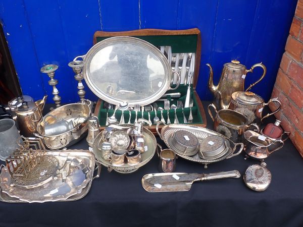 A QUANTITY OF SILVER PLATED ITEMS