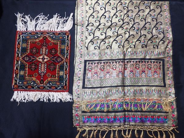 AN INDIAN SILK TEXTILE STOLE