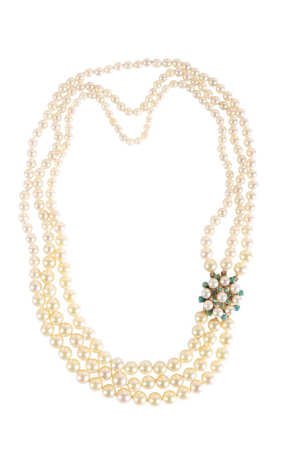 A THREE ROW PEARL NECKLACE