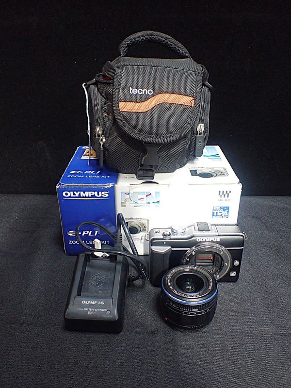 OLYMPUS PEN E-PL1 DIGITAL CAMERA