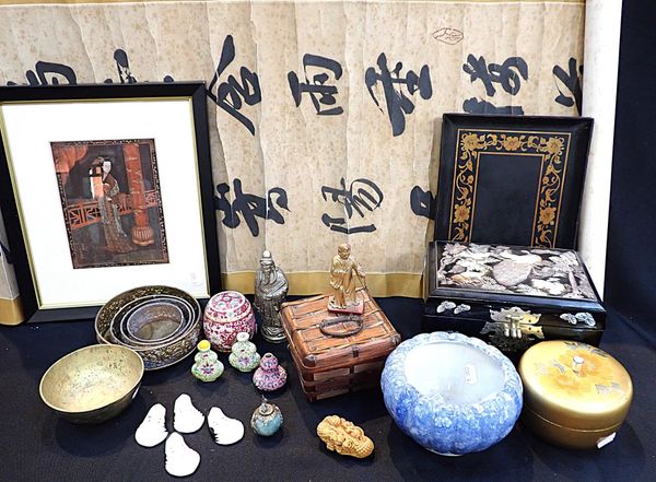 A COLLECTION OF ASIAN ITEMS