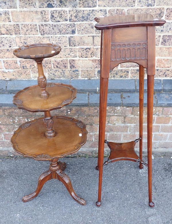 A GEORGE III STYLE MAHOGANY DUMB WAITER