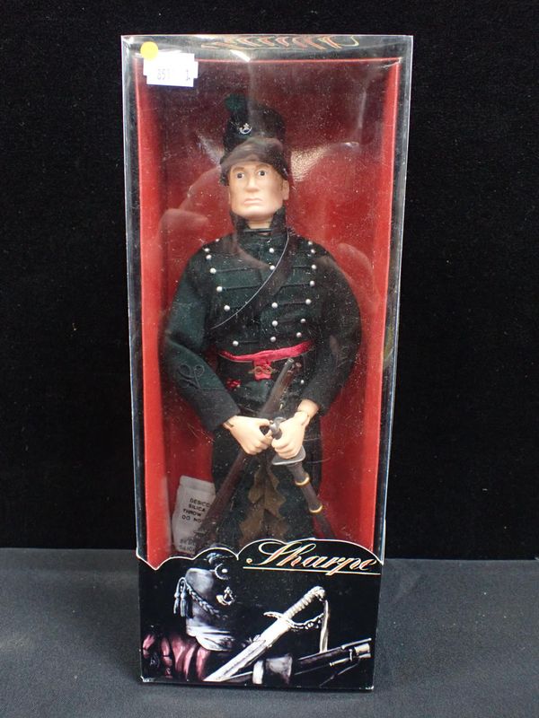 A COTSWOLD COLLECTIBLES 'SHARPE' ACTION FIGURE (RICHARD SHARPE)