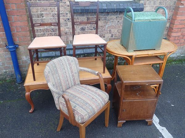 A MID-CENTURY PARKER KNOLL DESK CHAIR