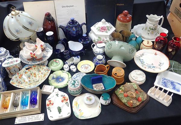 A QUANTITY OF CERAMICS AND SUNDRIES