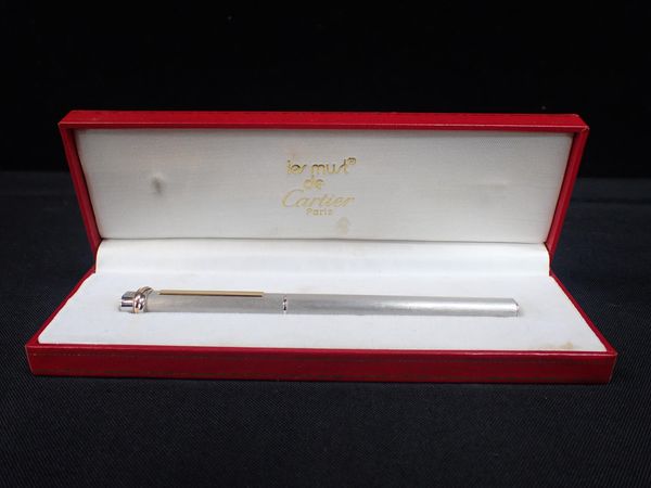 A 'LES MUST DE CARTIER' PEN