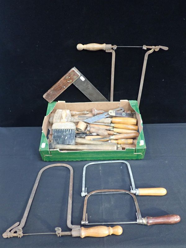 A COLLECTION OF VINTAGE TOOLS