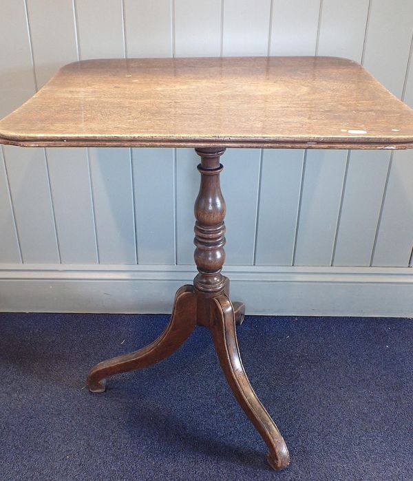 A 19th CENTURY MAHOGANY TRIPOD TABLE