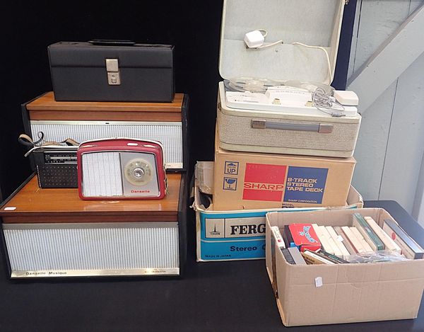 A DANSETTE MUSIQUE TRANSISTOR RADIO