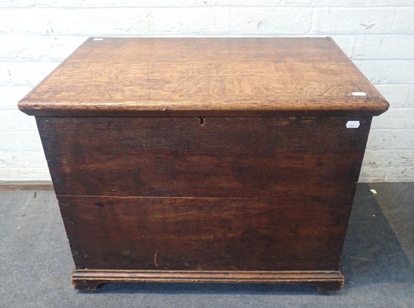 A LATE 18th CENTURY OAK BLANKET BOX