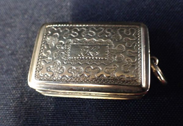 A SILVER GILT VINAIGRETTE, MAKER WS