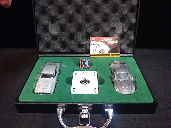CORGI 'CASINO ROYALE' LIMITED EDITION BRIEFCASE SET