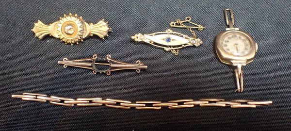 THREE 9ct GOLD BROOCHES