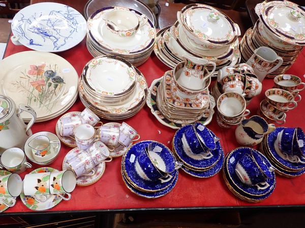 AN ALFRED MEAKIN 'HAMPTON' DINNER SERVICE