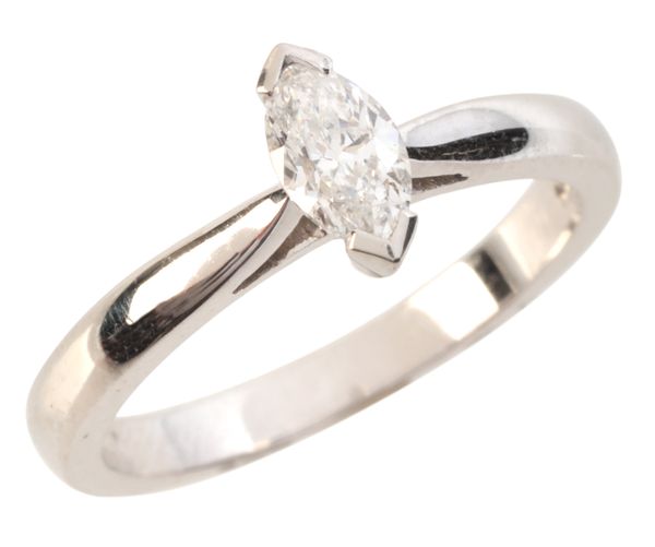 A MARQUISE DIAMOND SOLITAIRE RING