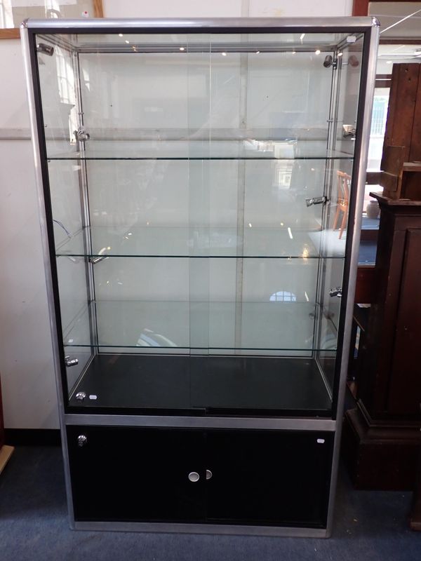 A MODERN GLAZED SHOP DISPLAY CABINET