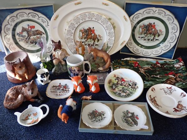 A QUANTITY OF FOXHUNTING THEMED CERAMICS